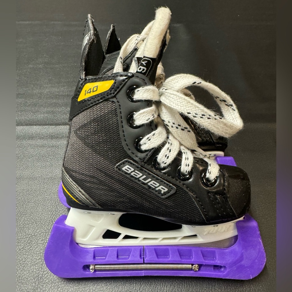 Bauer Supreme 140 Hockey Skates Size Youth 6